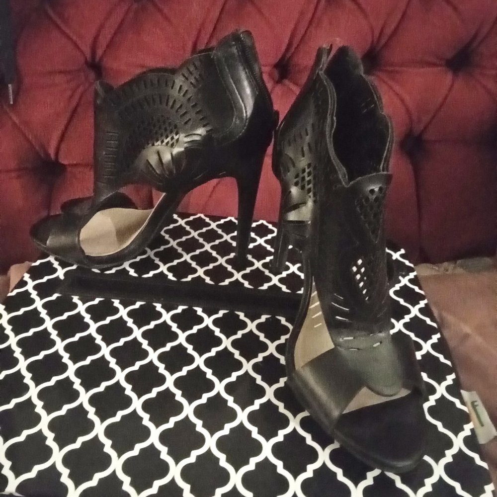 7-7.5 black stilleto shoes for your xmas party!